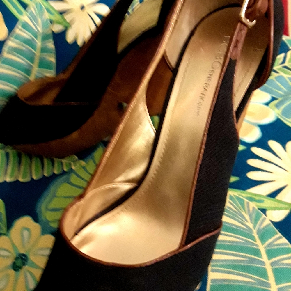 BCBGeneration Platform Sandals - Picture 7 of 8